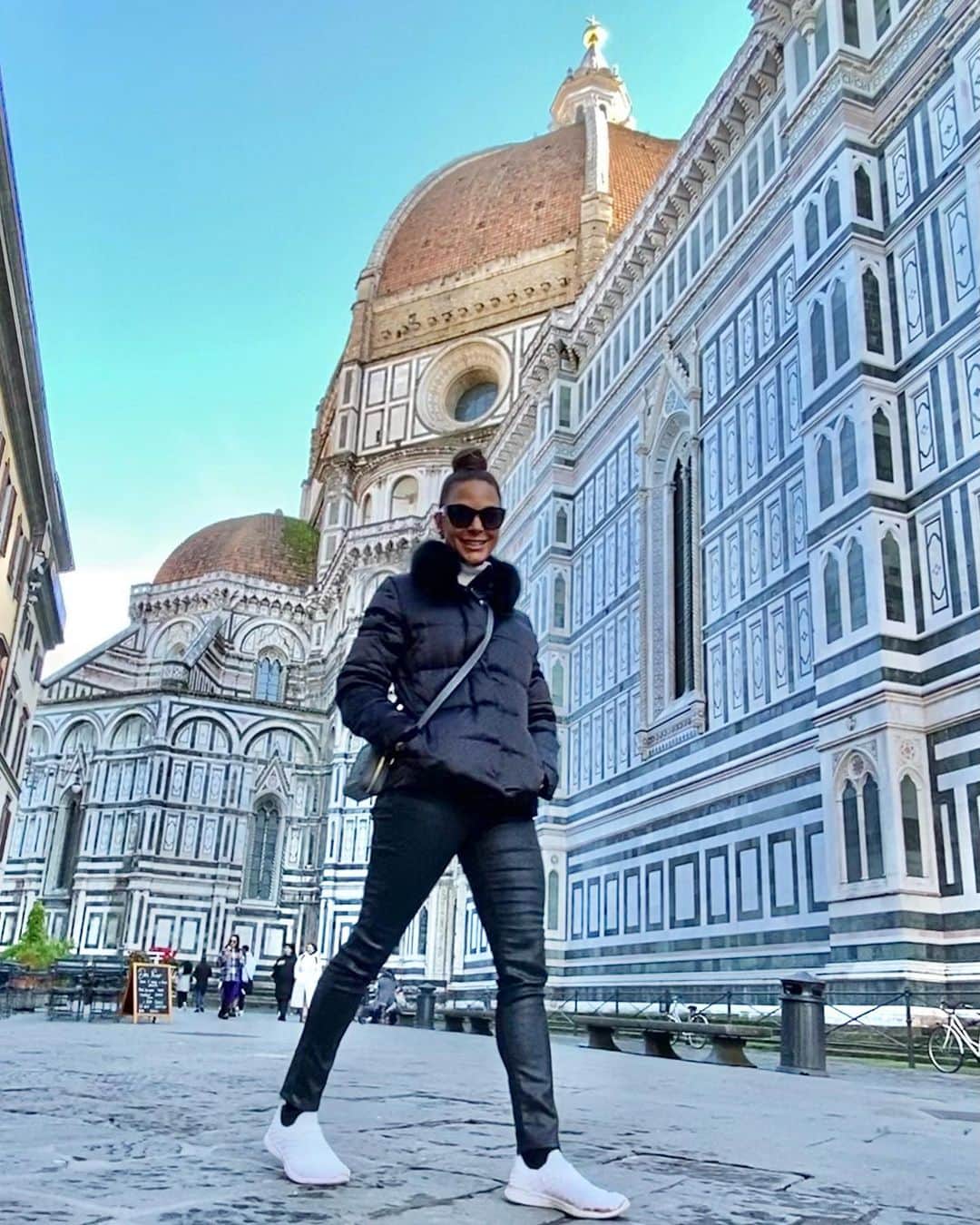 のインスタグラム：「La Dolce Vita! 🎉 E Molto Freddo!🥶 #duomoflorence」