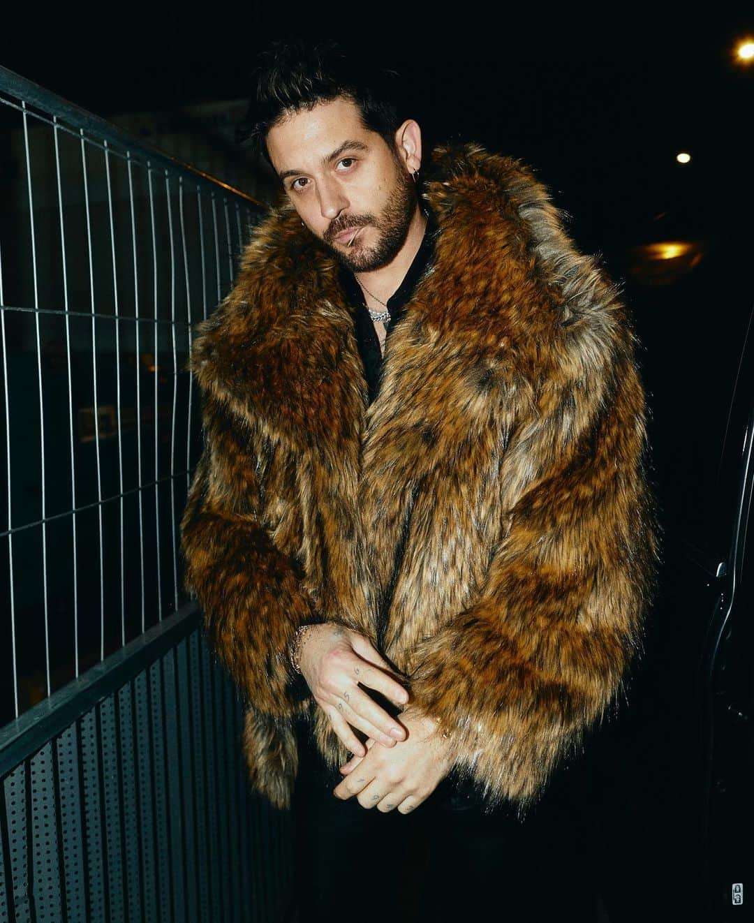 G-Eazyさんのインスタグラム写真 - (G-EazyInstagram)「Vampires in Paris 🖤🌹」1月26日 5時27分 - g_eazy