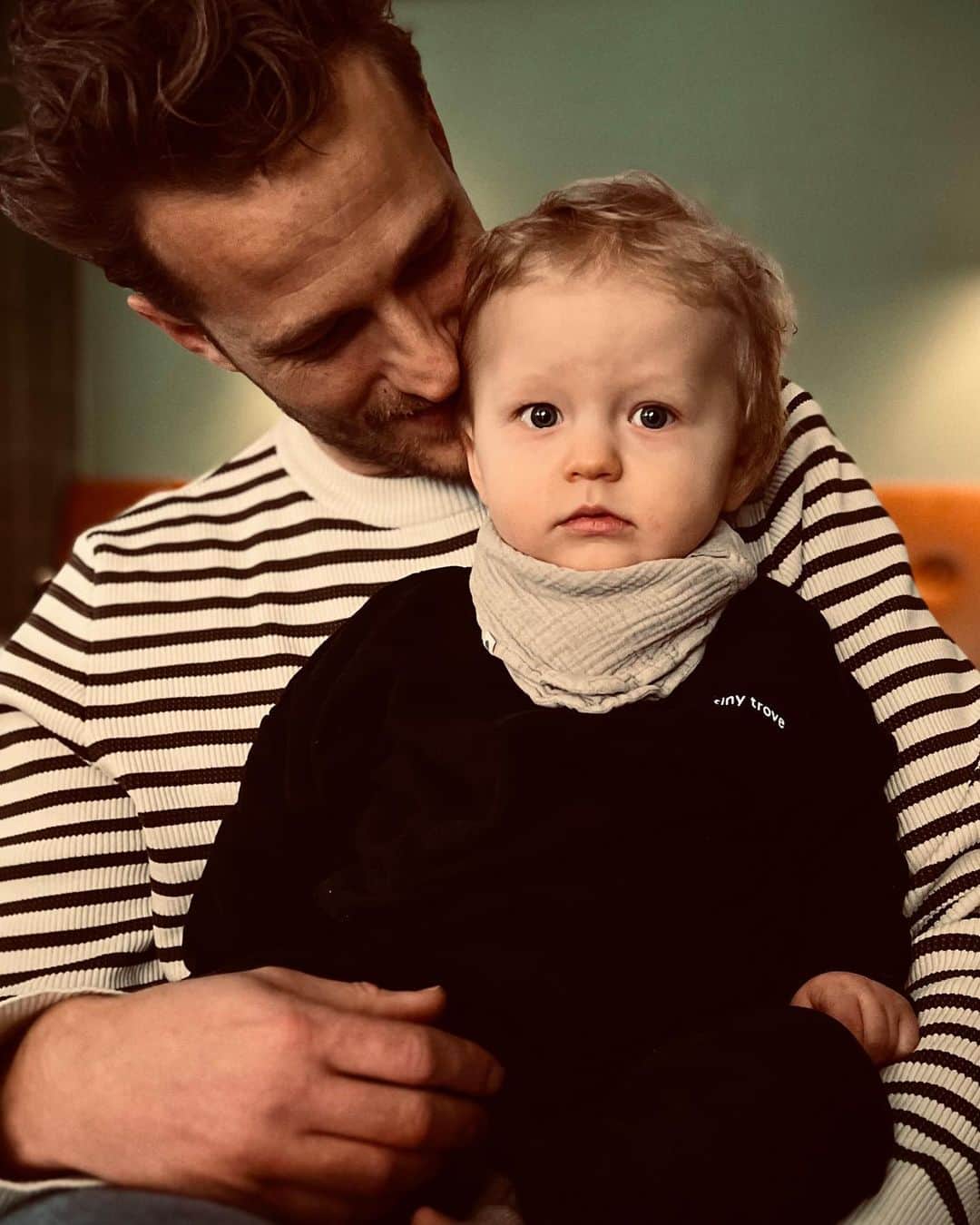 アンデルス・リンデゴーのインスタグラム：「The oldest and the youngest💙」