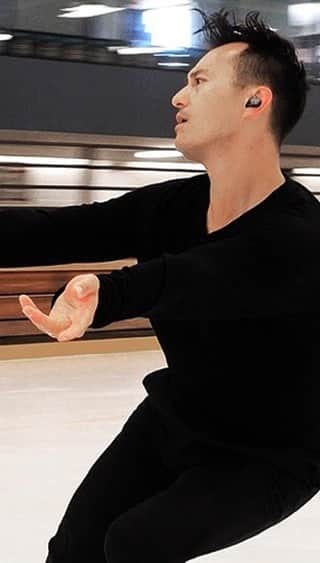 パトリック・チャンのインスタグラム：「Music is the first piece of a routine before stepping on the ice. My @technics_global earbuds help me stay in the moment by immersing myself in sound.  #ad #Technics #earbuds #rediscovermusic」