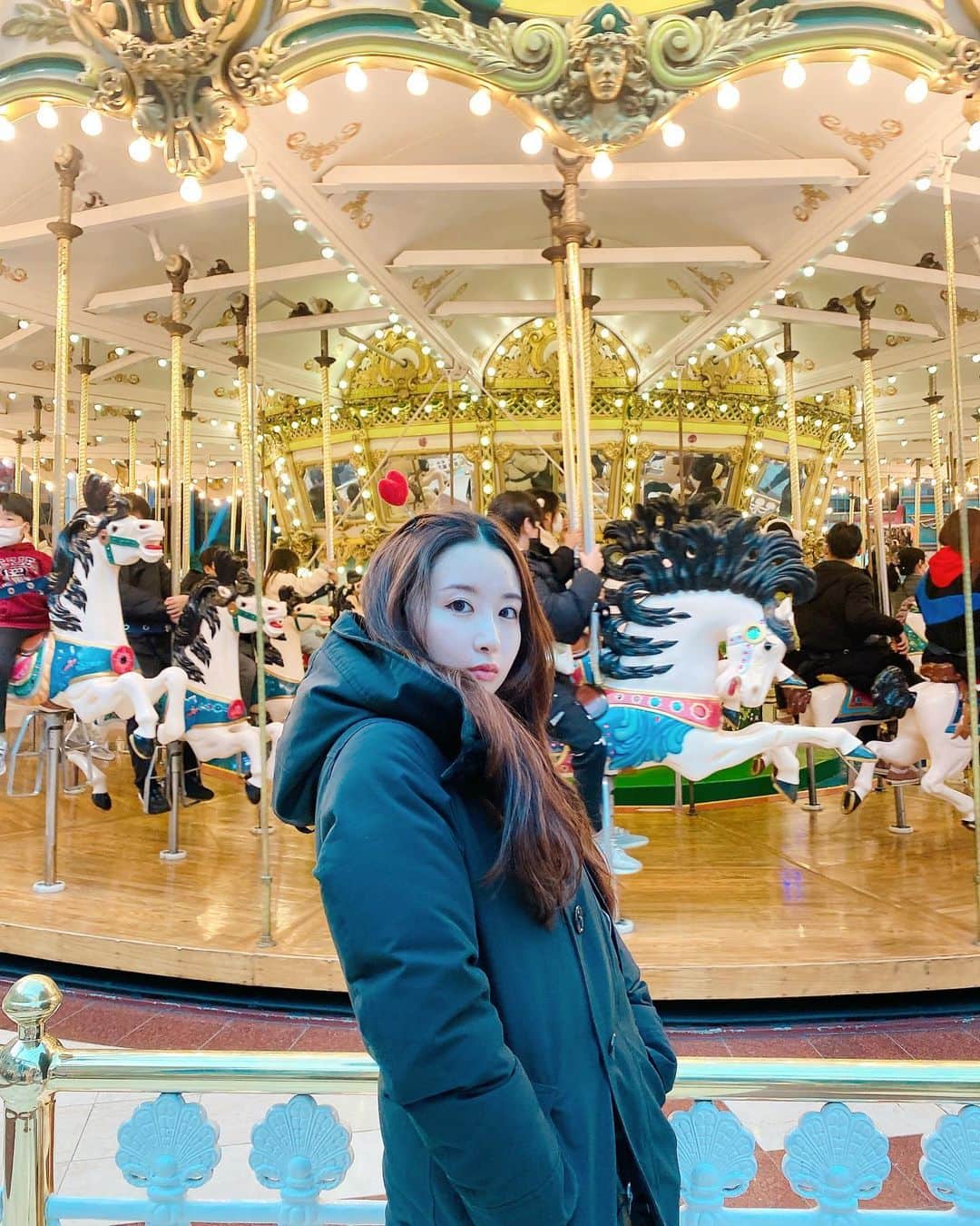 岩井ひかるのインスタグラム：「#ロッテワールド　つづきます。笑  #韓国　＃ロッテワールド #韓国旅行　#制服」