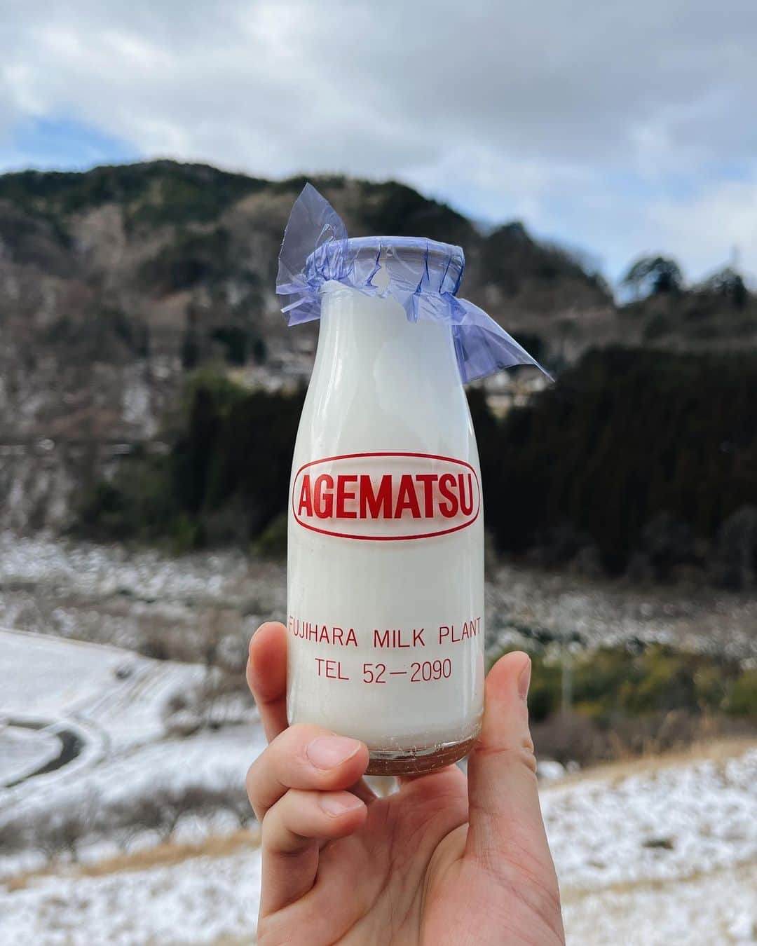 yukiのインスタグラム：「なんだか懐かしい感じのする構図です。 #上松牛乳」