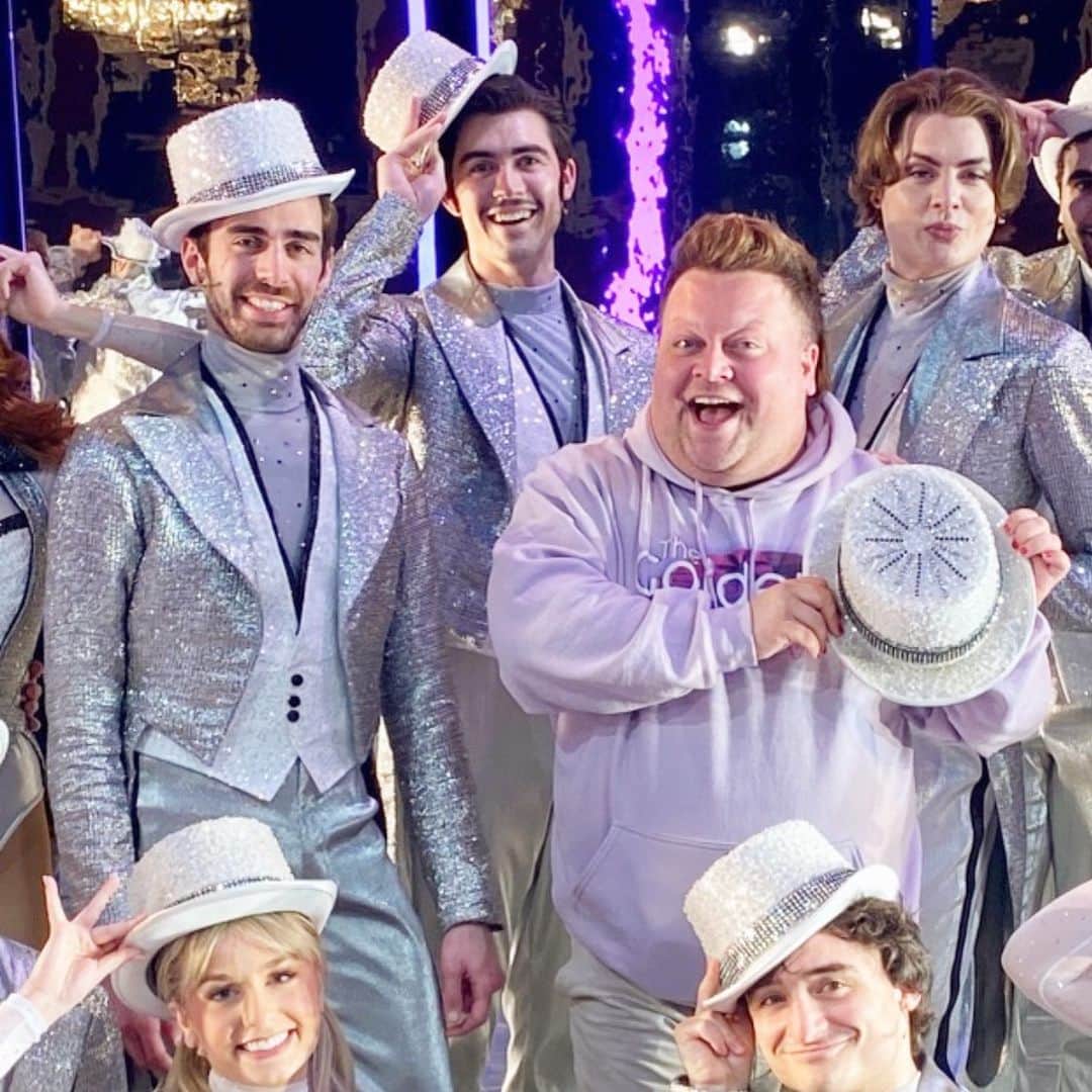 アレックス・ブノワのインスタグラム：「First preview ✅ ft. @gingerminj  #AChorusLine @drurylaneproductions Photo credit: @larrybakersm」