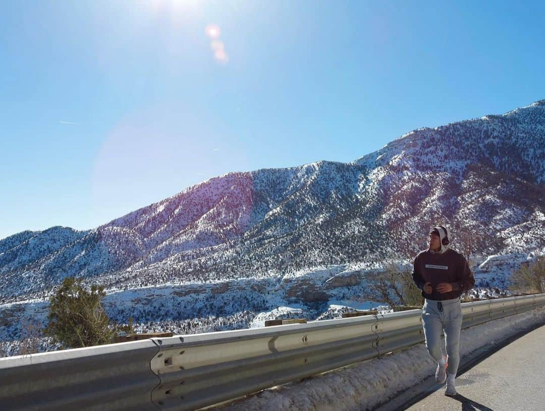 森脇唯人さんのインスタグラム写真 - (森脇唯人Instagram)「. #boxing #training #running #olympic  #athlete #workout #mtcharleston  #lasvegas #勝者は冬に創られる」1月26日 15時00分 - y_moriwaki_888