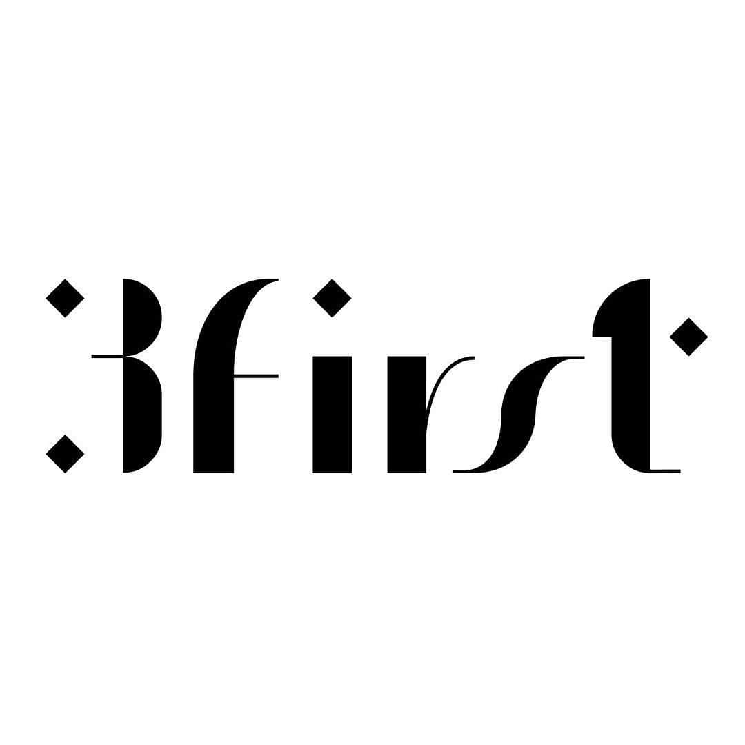 のインスタグラム：「アパレルブランド🐷 【3First】（スリーファースト） 立ち上げることになりました🐖  興味がある人は買ってみてくださいねん✌️笑  １月３１日１２時 公式サイトで販売開始です！  （@3first.official）  フォローよろしくです！  #3First#スリーファースト#山川穂高」