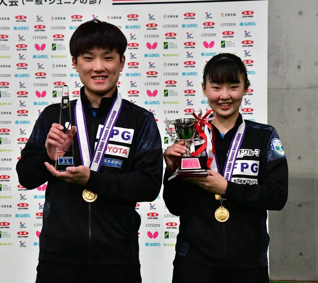 張本智和さんのインスタグラム写真 - (張本智和Instagram)「全日本選手権混合ダブルス2連覇🥇🥇 早田さん、石田コーチありがとうございました！！  美和もジュニア優勝🥇 さすが！  残り2種目も優勝目指して全力で頑張ります！」1月26日 16時14分 - harimoto__tomokazu_1711