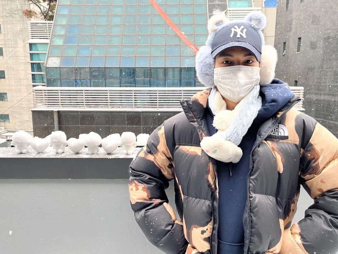 JR さんのインスタグラム写真 - (JR Instagram)「단장님꺼 인터셉트!☃️」1月26日 16時37分 - __jonghyeon