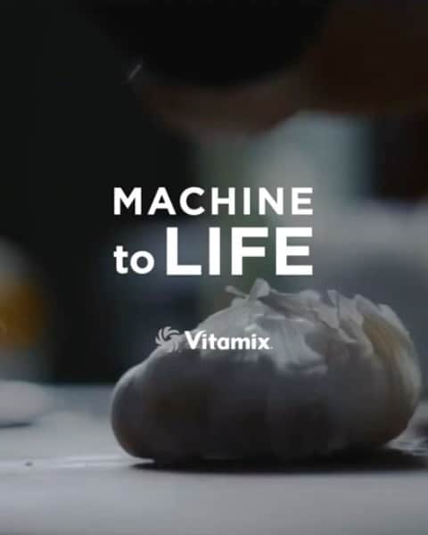 のインスタグラム：「#repost @vitamix_japan via @PhotoAroundApp  2023年、Vitamixはホールフードマシンからクッキングライフへ ＜商品ラインナップ全面リニューアル＞ 　 100年以上に渡って、健康を訴求しているバイタミックス。 食材を驚くほど滑らかに粉砕、美味しく効率よく栄養を吸収し健康に導くとともに、様々なレシピのアレンジでご家庭での食事を楽しくします。 日本を含む世界中のユーザーから圧倒的な支持と、高い評価を得てきました。  さらに、100年以上の歴史のある本国アメリカでは、バイタミックスは生活の一部として認知されており、多くのユーザーの食スタイルを根本から支える調理器具となっています。  2023年バイタミックスは「MACHINE（マシン）からLIFE（ライフ）へ」。  朝の一杯のスムージーから調理まで、全ての人の健康的な食生活を支えるため、ユーザーの皆様の満足度の最大化を実現するため、2023年1月11日より商品ラインナップを全面リニューアルします。  ただのミキサーブレンダーとしてではなく、健康・栄養・料理の美味しさと利便性において、お客さまのニーズに幅広くお応えできる製品・サービスの提供に努めるとともに、豊かな健康生活の実現に向けたライフスタイルを提案します。  ☑️詳しくはプロフィールのURLをチェック @vitamix_japan ⁡ ⁡ ⁡ #vitamix #バイタミックス #バイタミックスレシピ #スムージー生活 #オーガニック #ヘルシーレシピ #おうち家電 #高級家電　#キッチン家電 #スムージー #ホールフード #スーパーフード #健康 #健康食 #プラントベース #デザイン家電 #調理家電 #生活家電 #おしゃれ家電 #おうち時間 #健康習慣 #栄養補給 #丁寧な生活 #丁寧な暮らし #暮らしの風景 #世界1000万台の販売実績 #買ってよかった家電」