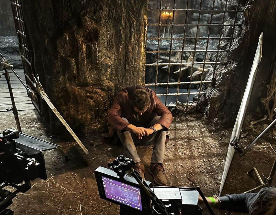 クリス・エヴァンスさんのインスタグラム写真 - (クリス・エヴァンスInstagram)「Home stretch on Red One! I’m loving this one :) Thanks for snapping these @hhgarcia41 and @therock   #RedOne」1月27日 3時18分 - chrisevans