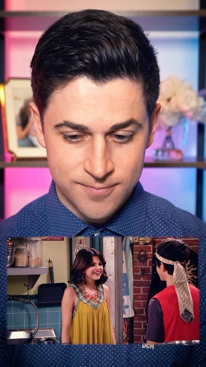 デヴィッド・ヘンリーのインスタグラム：「So, this is the scene where I tattooed @selenagomez…😬  Subscribe for the whole story and more fun behind the scenes!   Produced by: @media43inc   Edited by: @austinziprick  . . . . . #WoWP #WizardsOfWaverlyPlace #TBT #Throwback #SelenaGomez #Reel #Reels #ReelsInstagram #IGReels #InstagramSubscribers #Subscribers #SubscribeToday」