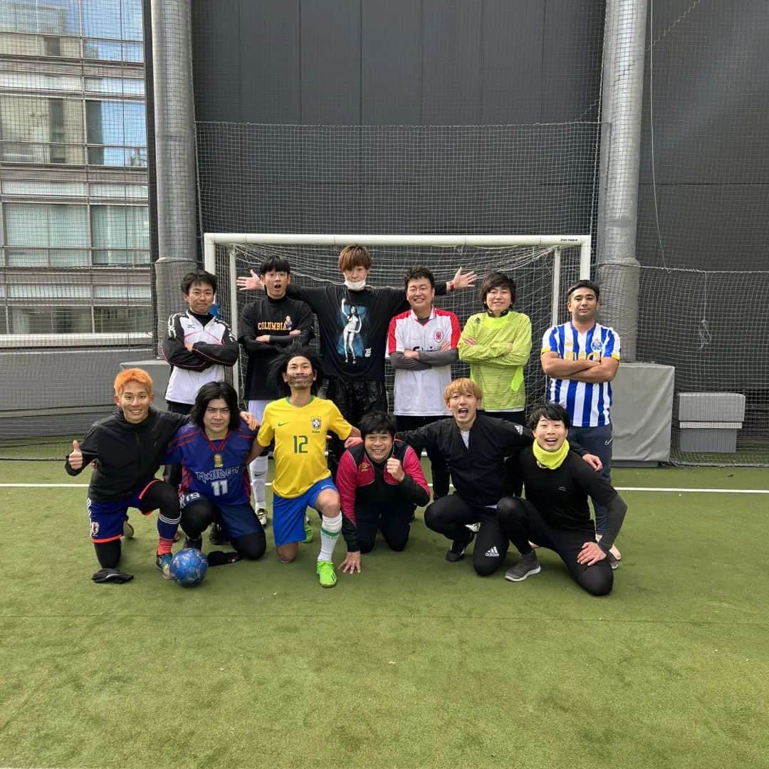 守谷日和のインスタグラム：「. フットサル！ やりたいと言いだした水田は仕事で来れず！ 一応FC林の東京支部だそうです。 フットサル場"林"で予約してた。 段取りやってくれた水田本人は来れない。 だけど、あ〜、笑った〜！ 人数ギリギリで録画してないのでもうあの面白さはどこにも流出しない。  #FC林」