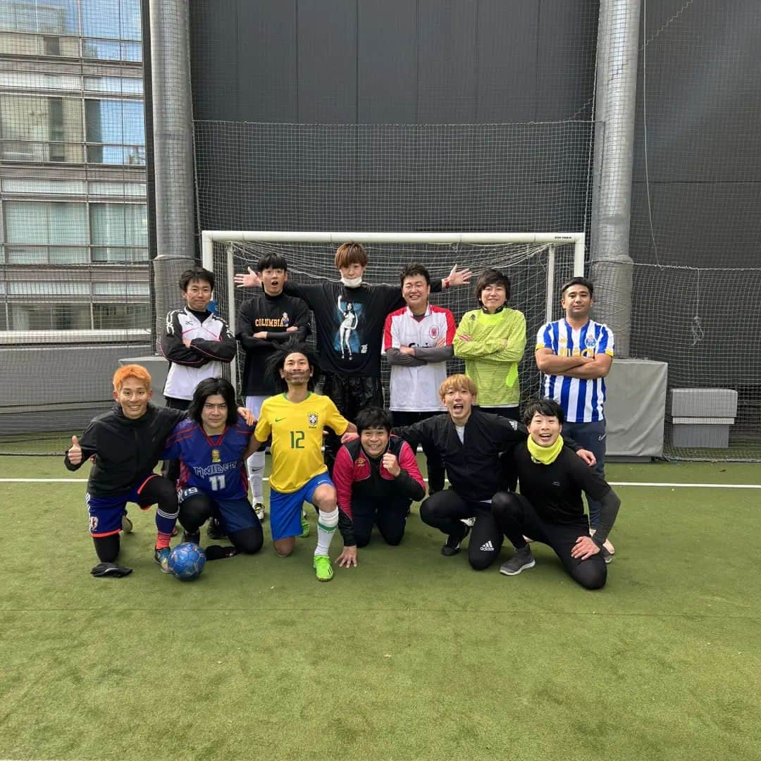 守谷日和のインスタグラム：「. フットサル！ やりたいと言いだした水田は仕事で来れず！ 一応FC林の東京支部だそうです。 フットサル場"林"で予約してた。 段取りやってくれた水田本人は来れない。 だけど、あ〜、笑った〜！ 人数ギリギリで録画してないのでもうあの面白さはどこにも流出しない。  #FC林」