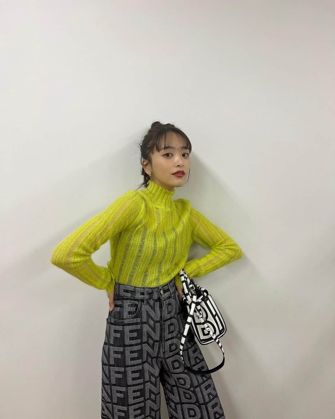 近藤千尋のインスタグラム：「さいきんのいろいろ💓🫶🏻  載せたくてためてたやつ🥰笑 大好きな友達とお仕事現場とひーぼぉくん、 子供との時間の写真たち🤍 ２４時間じゃ足りないといつも思う🫡笑  明日も素敵な1日にしようね😍✨  #ラヴィットからの #金ドラ100よか 😇 みーてーね❤️❤️ @fendi  #fendi」
