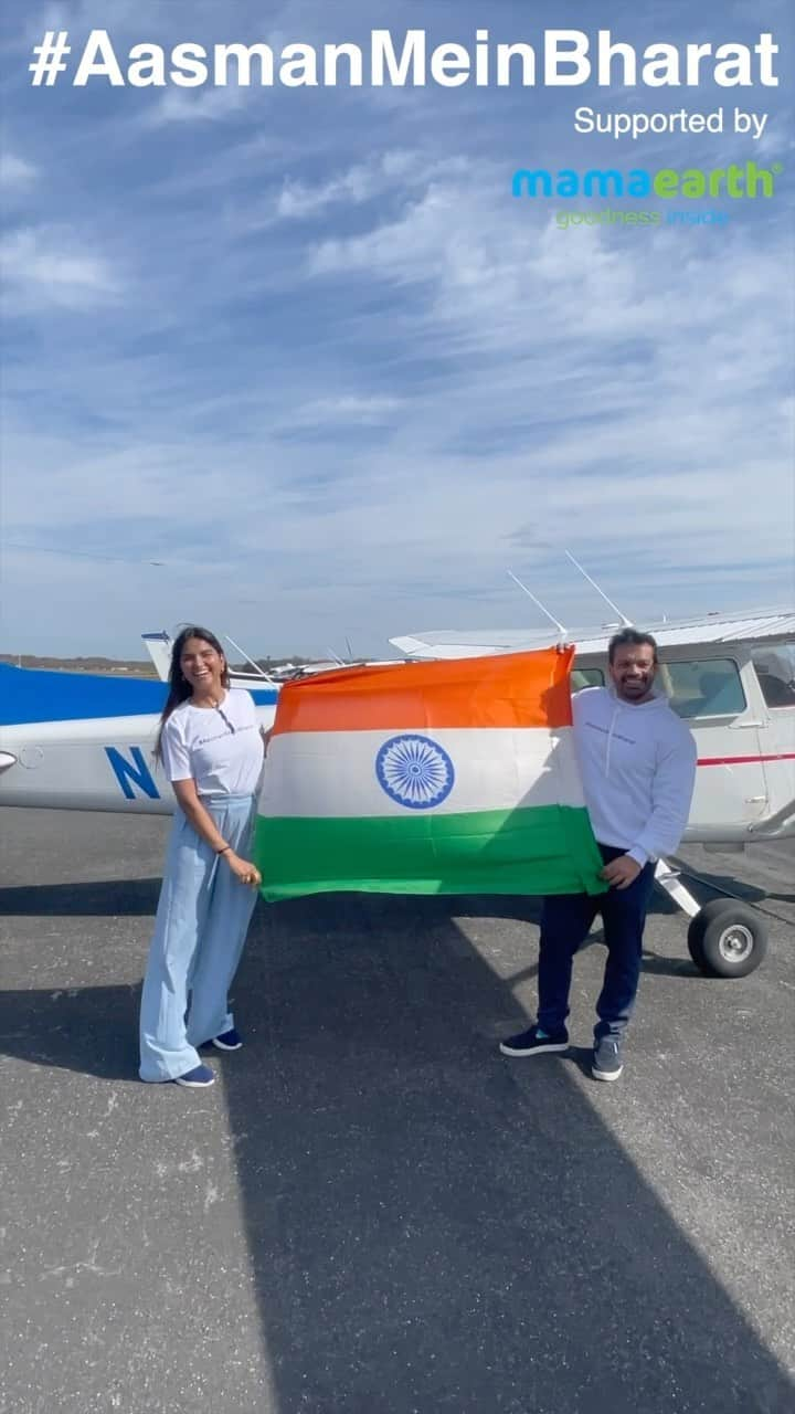 Gaurav Tanejaのインスタグラム：「We created History. The largest map of Bharat, stretching about 350 km’s in the air completed in approx 3 hrs of flight. Bharat ko Aasman tak le jaane mein aap logo ne saath diya. Thank you. Special thanks to @varunalagh and @ghazalalagh for believing in us and supporting us in this mission. @mamaearth.in  #AasmanMeinBharat #partner #mamaearth」