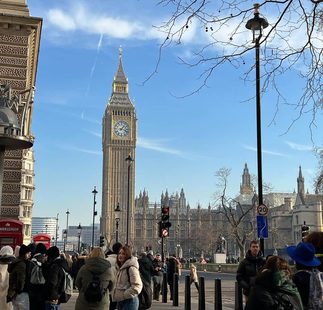 海老沼匡さんのインスタグラム写真 - (海老沼匡Instagram)「ヨーロッパで最古の道場、BUDOKWAIにお邪魔してきました。ロンドンの中心地にあり、長い歴史がある道場です。とても貴重な時間を共有できてとても嬉しかったです。 #TheBUDOKWAI #London🇬🇧 #TheoldestinEurope #sightseeing #AbbeyRoad🚶 #TheBeatles #ship🛳 21-22th January」1月27日 0時48分 - masashi_ebinuma