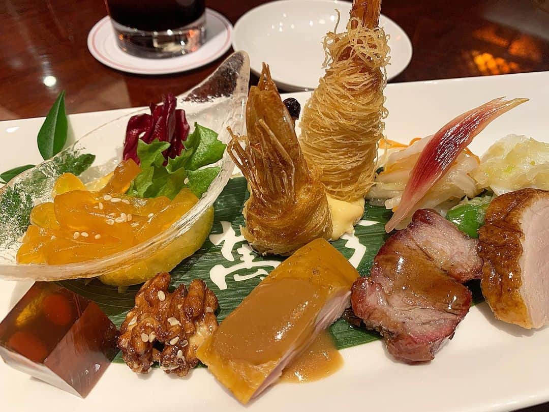 みたんさんのインスタグラム写真 - (みたんInstagram)「美食部🍽 コースでいただきました🥂 フカヒレ、あわび、和牛と盛りだくさん🥰 . ビジネスパートナーの域を超えた人生のパートナーに😊🤝 . . . #食スタグラム #美食 #萬珍樓 #横浜グルメ #フカヒレ #あわび  #鮑 #和牛 #中華 #中華料理」1月27日 1時35分 - micooorin