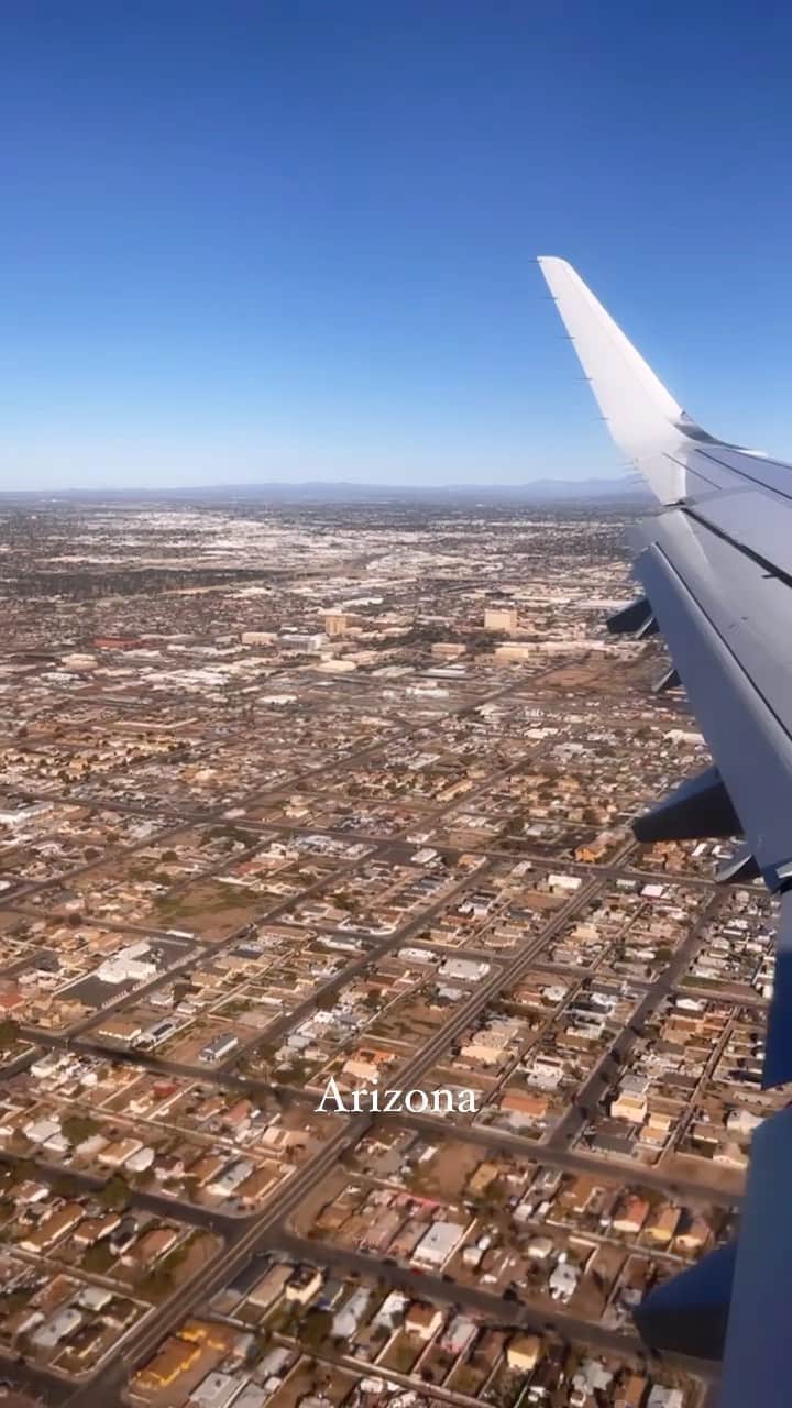 立花亜野芽のインスタグラム：「Arizona sky tour ✈️ 砂漠に住みたい人はアリゾナだね🫶🤍  #Arizona  #アリゾナ」