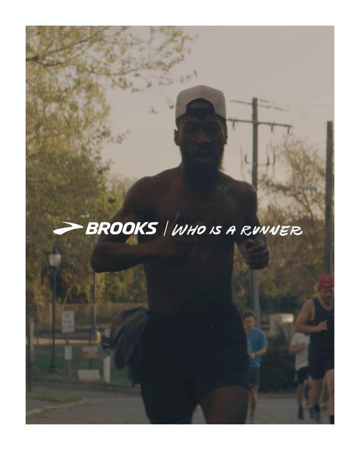 ティム・ケンプルのインスタグラム：「Without a doubt one of the best projects I have helped bring to life over the past couple of years is an amazing short-film series for @brooksrunning with @faithbeerose . It's called ‘Who Is A Runner’ and the goal is to use running as a way to connect communities to have informed (yet difficult) conversations in a safe space. We have dug into topics like race, Native rights, Asian hate, and the challenges of being LGBTQ in the south. The reception as a whole has been amazing, with the films winning awards at multiple festivals, and 2 Vimeo Staff Picks thus far.⁣⁣ ⁣⁣ Even more impressive to me however, is how the films really are bringing people together. Case in point… this Saturday - January 28th- our main characters from the premiere film @prolyfyckruncreww are hosting a free, don’t need to register… just show up at 8am.. Who Is a Runner 5k in Charlottesville, VA. Among the attendees will be @e.mcgrady @carolineperdue @omgvics @chinatownrunners and other community leaders. You don’t need to be a ‘runner’ to participate. You can walk, jog, or just be there to enjoy the films and participate in healthy conversation. If you live within in the Metro DC, Richmond, C-Ville areas I can’t encourage enough to go — these folks will inspire you.⁣⁣ ⁣⁣ Directors: Faith Briggs + Tim Kemple⁣⁣ Production: @camp4collective @faithbeerose  Cinematography: Tim Kemple + @umit_gulsen + @ladawn_m  Editors: @jaymaceditor+ Jen Randall⁣⁣ Post Production Supervisor: @kateholland77  Sound Design / Mix: @ridgelinesound  Location Support: @therealespo  Still Photography: @notafraid2fail Production Manager: @aimee.tetreault」