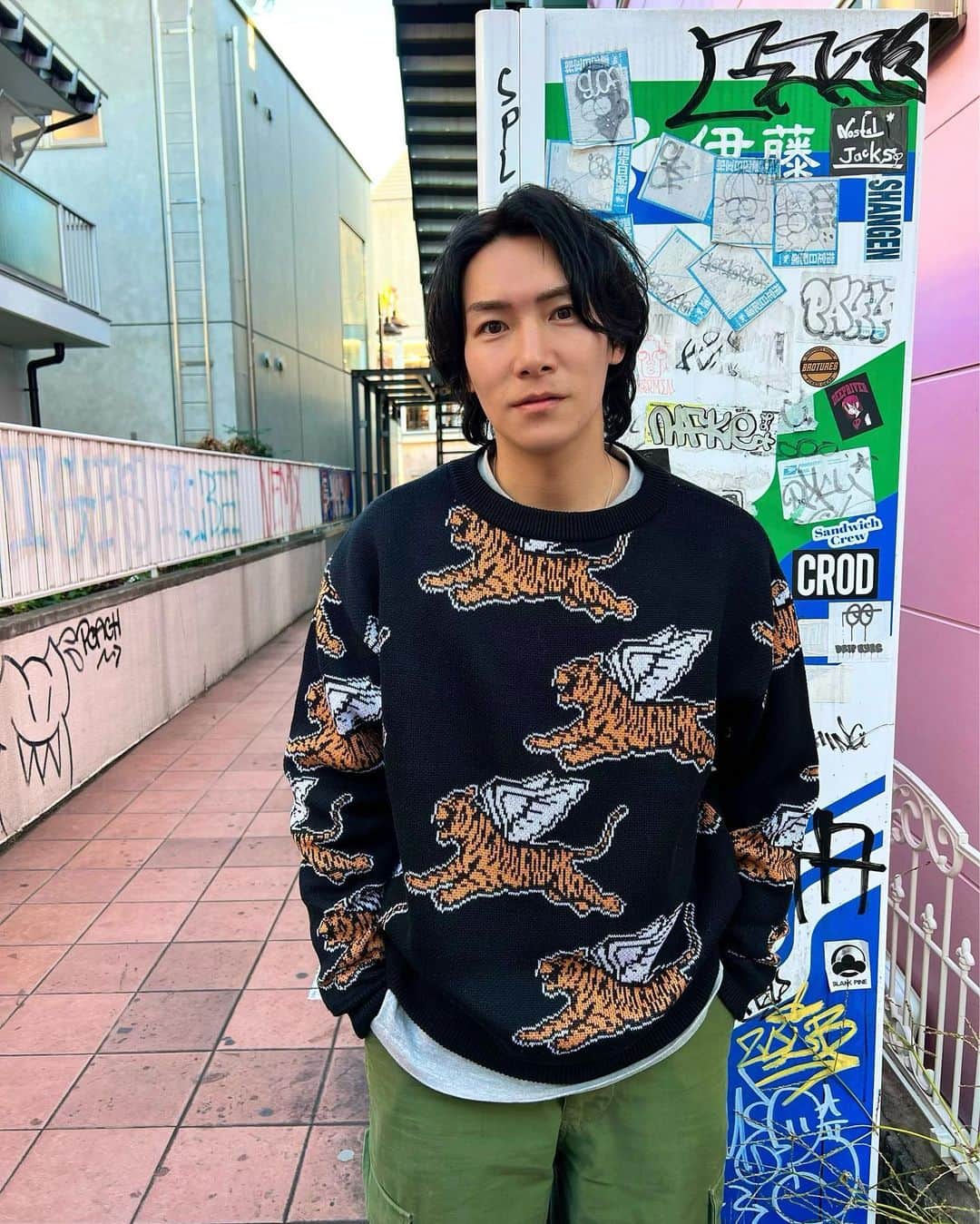 ジョーブログのインスタグラム：「なんでか消えてもうたから再投稿。 怒涛の東京DAYSが終了して西成戻ってきて次の準備へ。 近々、大型企画の発表します。 寒すぎるけど行きます！ 大寒波らしいけど、皆んな暖かくして日々を過ごしてください。風邪引くなよ！」