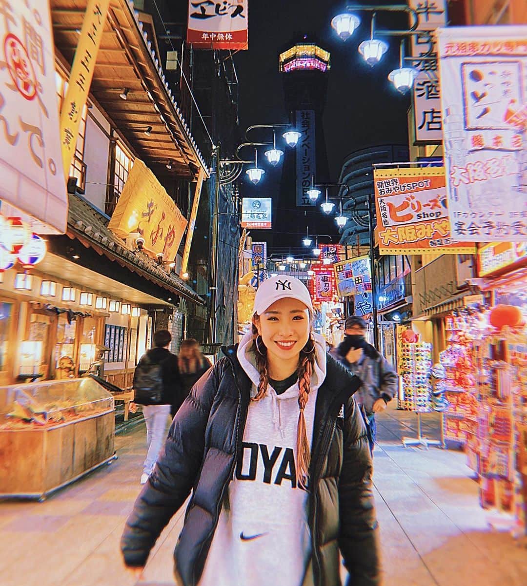 のインスタグラム：「省エネ中の通天閣🐙」