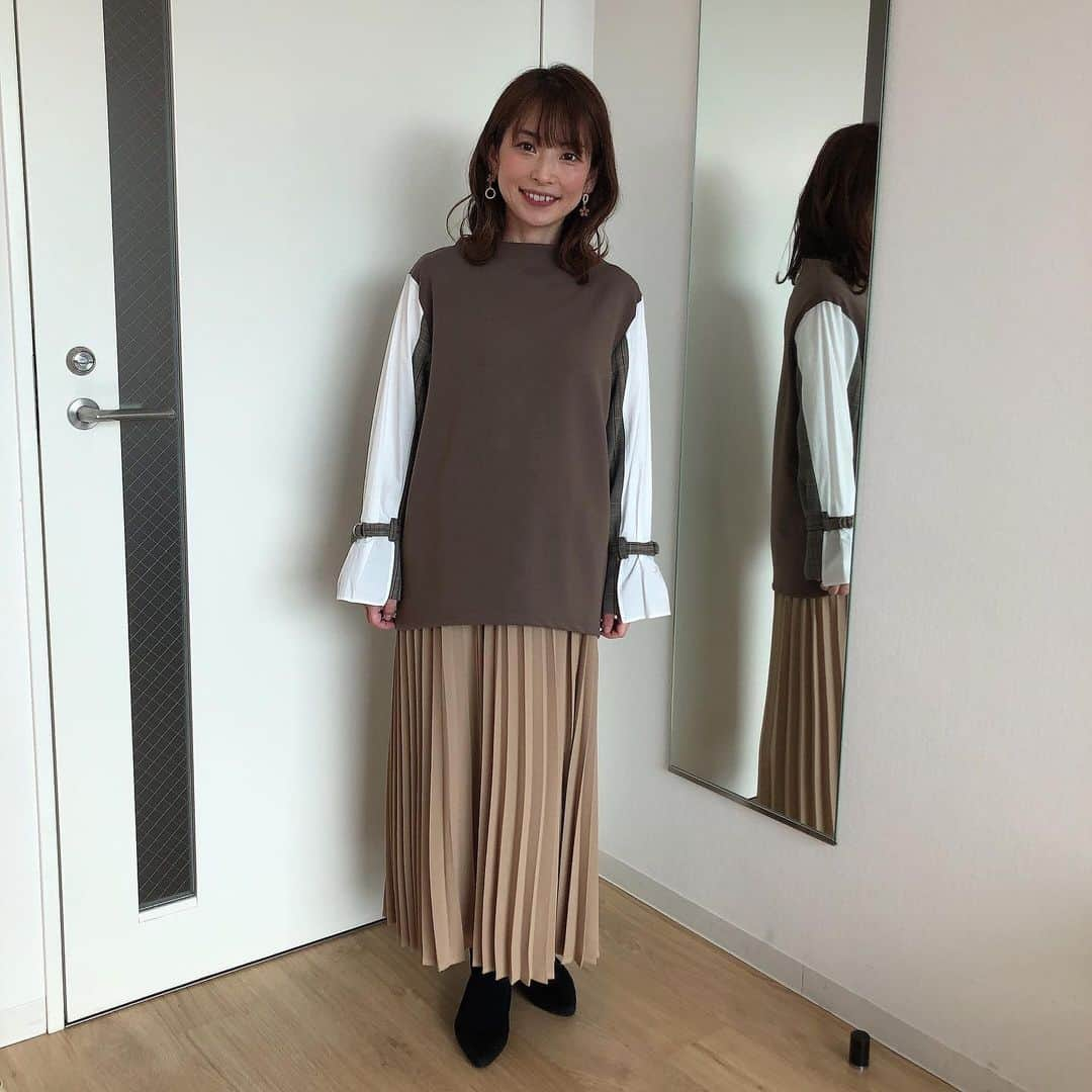 奈良岡希実子のインスタグラム：「昨日26日のミヤネ屋の衣装です☺️ 袖がかわいかった☺️  雪や寒さが心配な日が続きますねえ。 体調崩さないように気をつけましょ。 #PR #ミヤネ屋 #気象予報士 #衣装 #いつもありがとうございます」