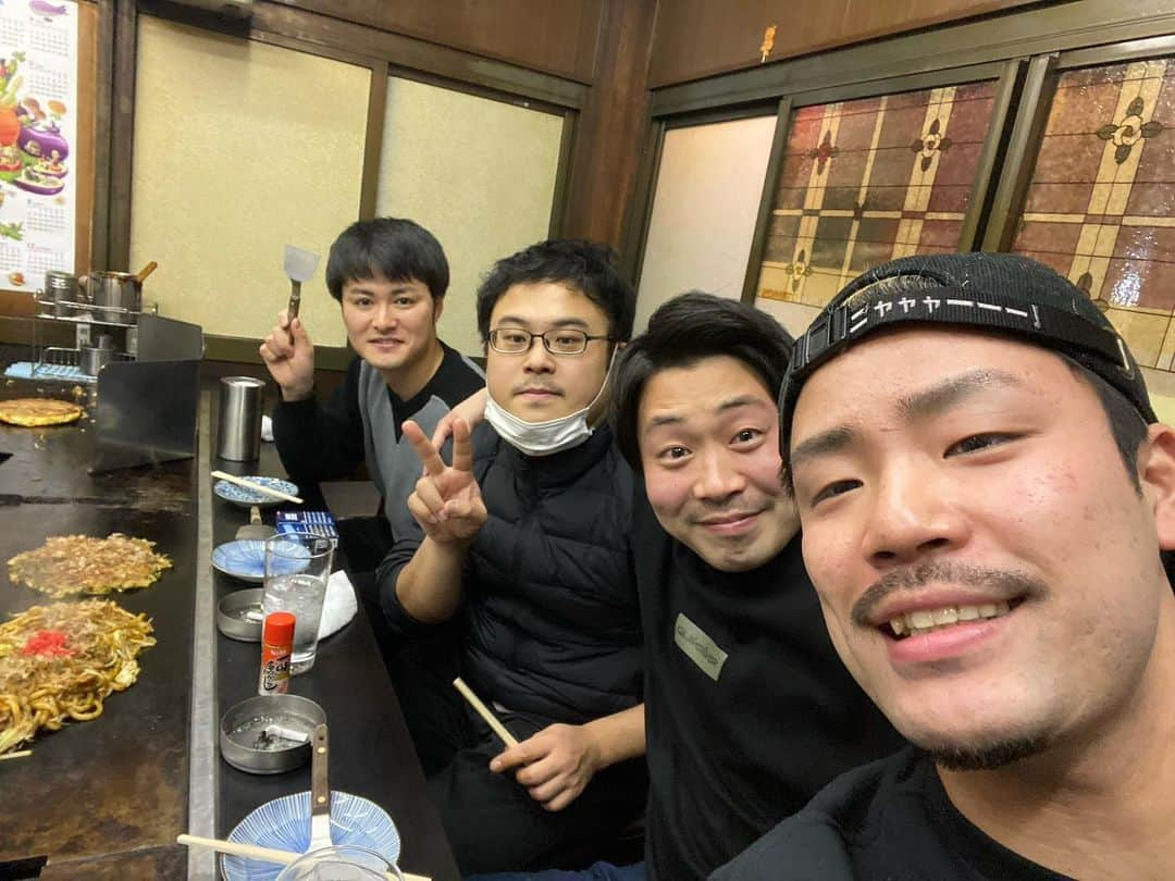 まもる。のインスタグラム：「九条新年会  うただ一石が日本酒のひやは後から酔うからぬる燗が酔わなくていいんですよーって熱弁してたら 後からじゃなくてすぐ酔っていました。」