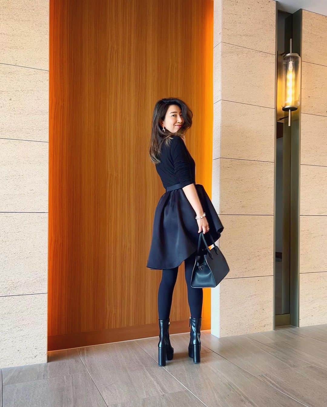 木嶋真優のインスタグラム：「3月7日の東京文化会館でのリサイタル 早くも完売になりました 😭ありがとうございます 2/18(土)千葉　 横山幸雄さんとのデュオ 2/25 (土) 名古屋　宗次ホールでのリサイタル←残席わずかみたいです🙏 名古屋近郊の皆さんとお会いできるのが楽しみです☺️  #私服 #fashion」