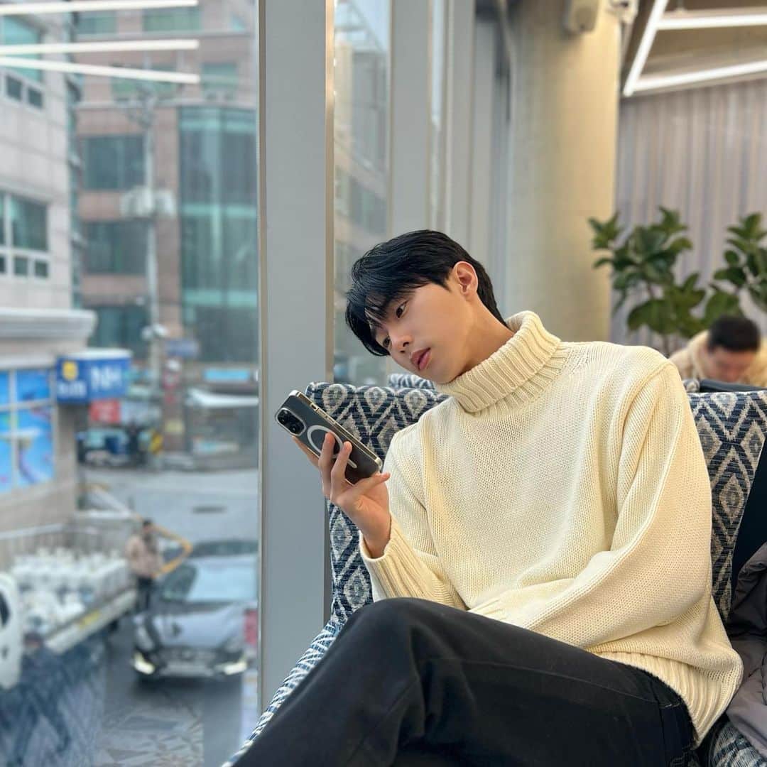 Jay のインスタグラム：「아직 춥다 まだ寒い」
