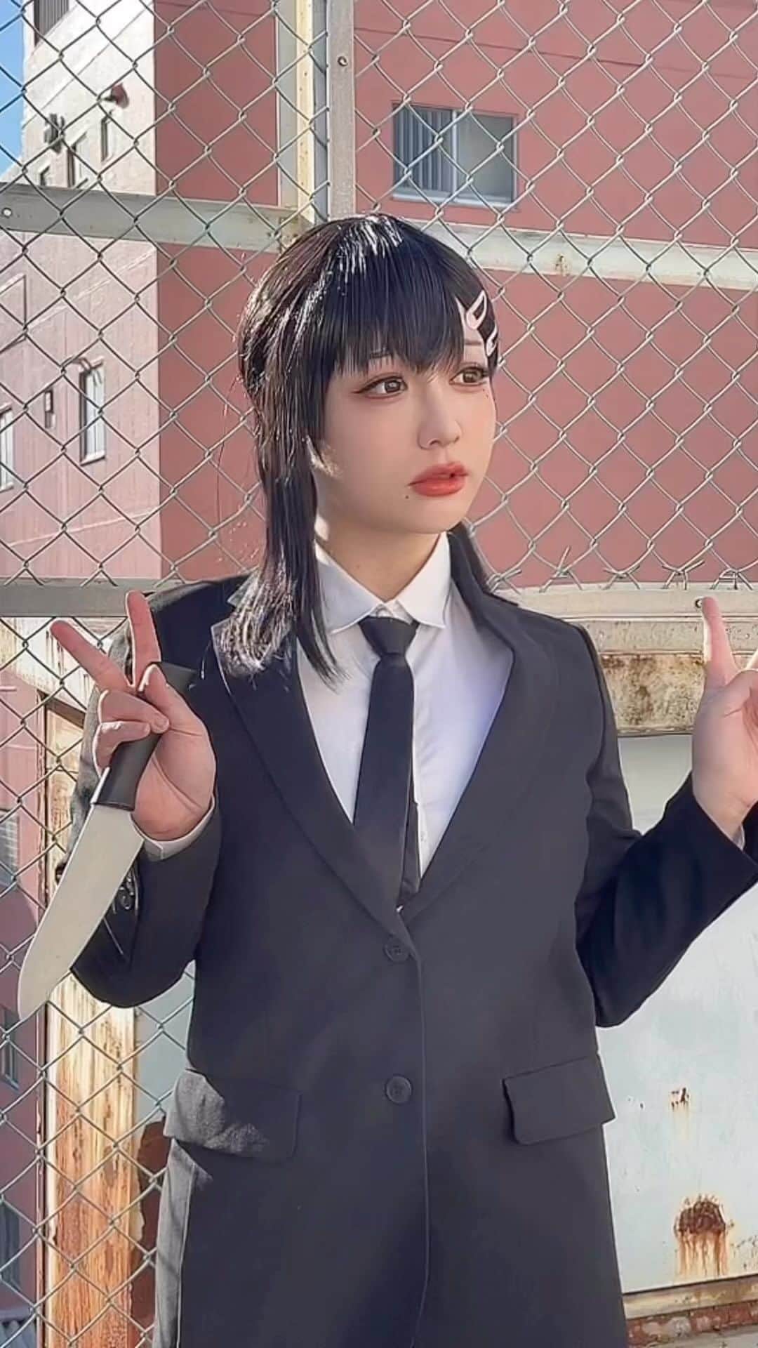 千尋のインスタグラム：「說好的🔪來了！double peace✌️✌️  #chainsawman #higashiyama #cosplay #東山小紅」