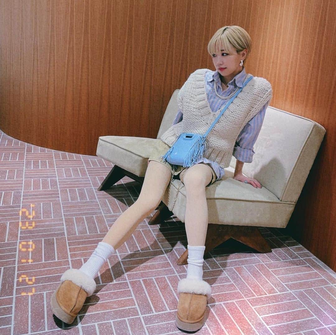 SARAのインスタグラム：「きょうのふく🤍」