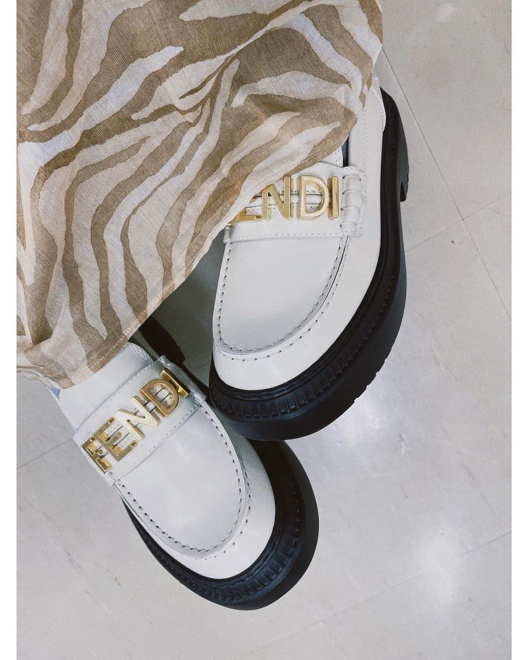 佐々木希さんのインスタグラム写真 - (佐々木希Instagram)「New shoes♡  #fendi」1月27日 18時02分 - nozomisasaki_official