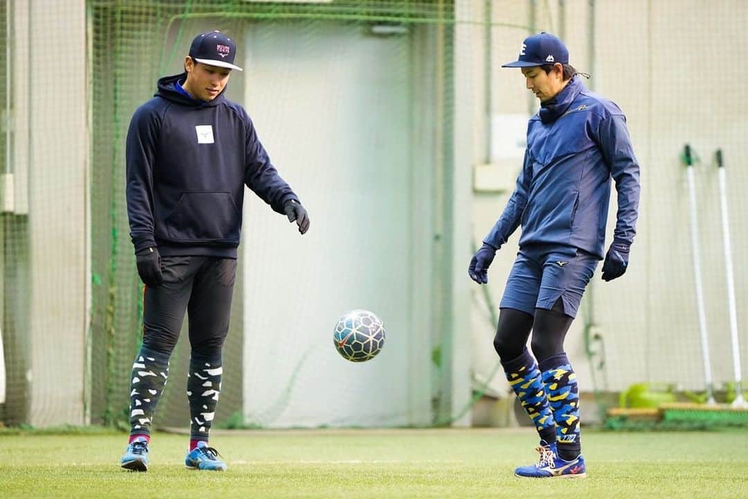 藤平尚真のインスタグラム：「. . 今日で仙台自主トレ終了です😎  こんな歳の差のある若僧に何時も 付き合って頂き感謝しかないです。  後はキャンプ含めシーズンで 成果を出すだけです🔥  #岸孝之 #藤平尚真」