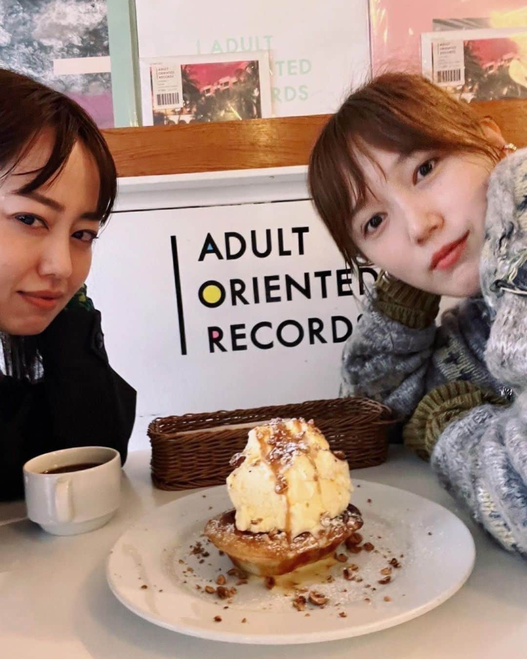 宮﨑香蓮のインスタグラム：「ほんちゃん　@tsubasa_0627official とカフェ☕️ ちいかわについて熱弁してくれた🥧かわいかった」