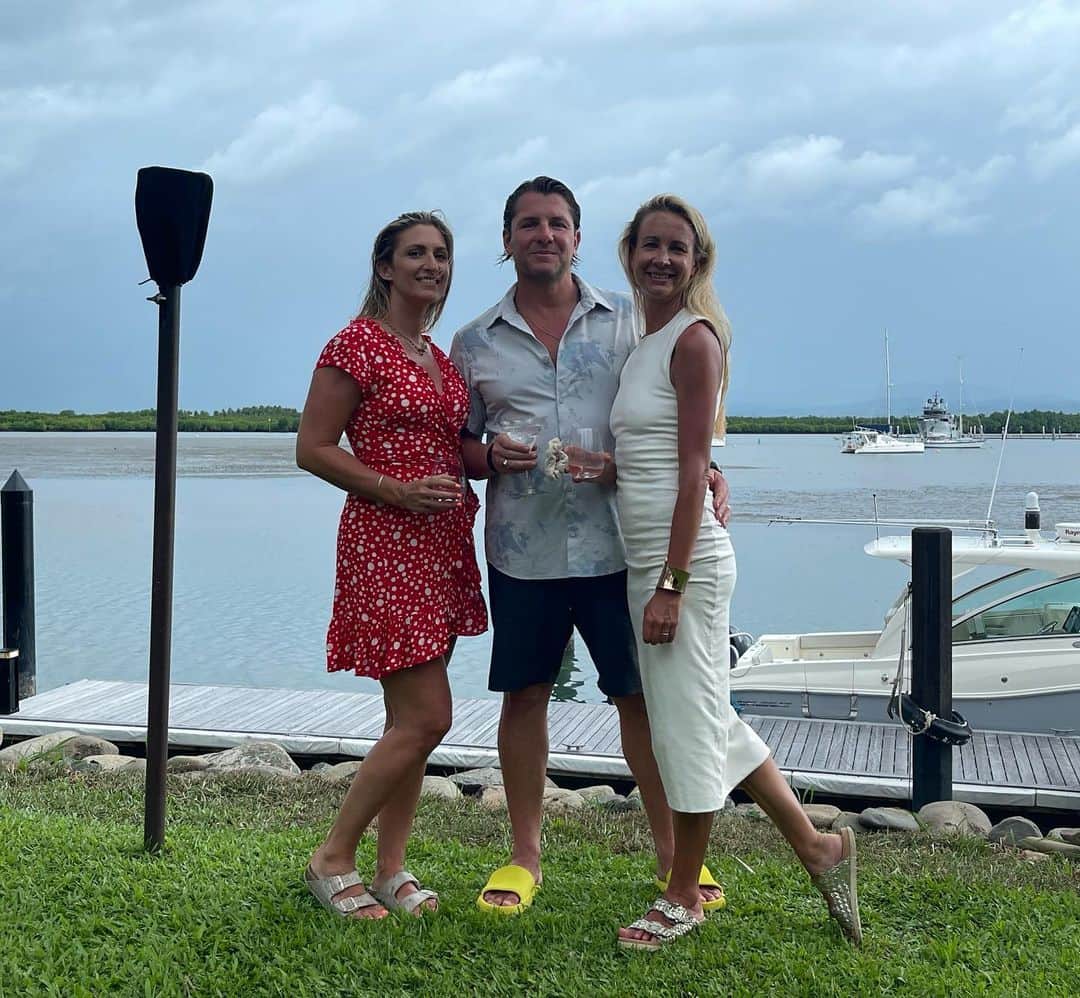 トニー・アゼベドのインスタグラム：「🤩 family vacation day 1!」