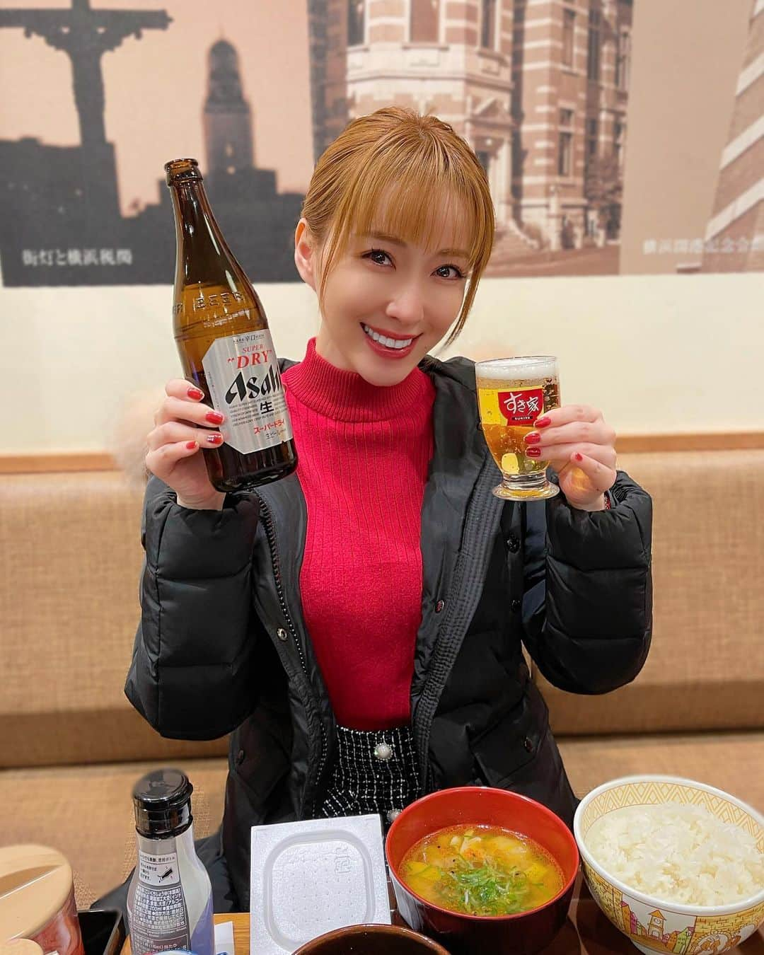 瀬戸早妃さんのインスタグラム写真 - (瀬戸早妃Instagram)「すき家さんにビールがあること知らなかった🥰 グラスがめっちゃ可愛い❤️‍🔥  #すき家 #納豆定食 #ミニ牛皿」1月27日 18時52分 - plievesaki