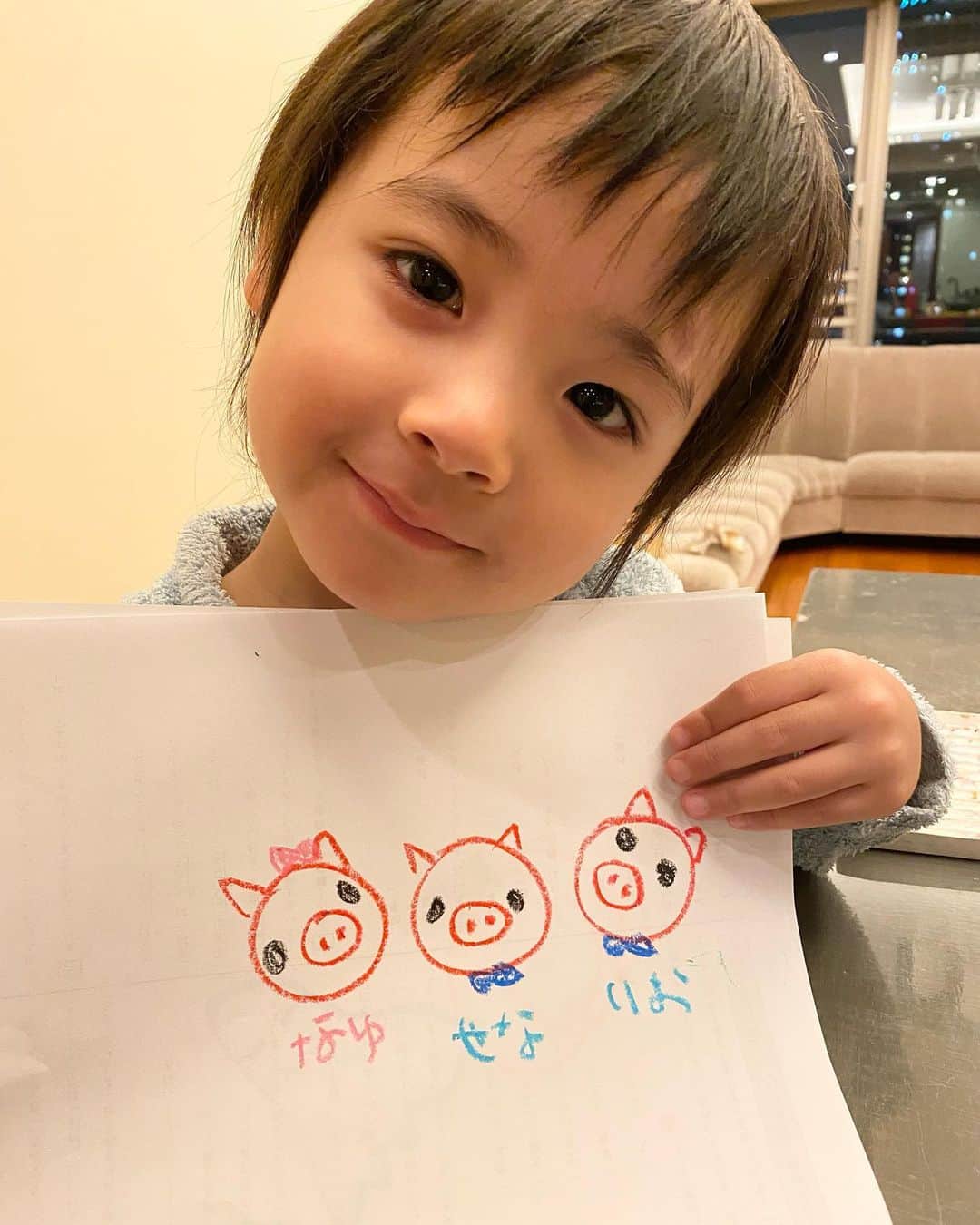 のインスタグラム：「『3匹のこぶた』がブーム #3歳」