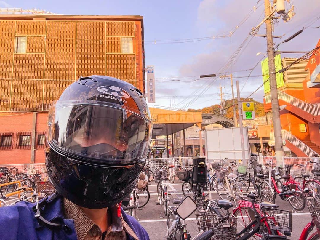 浜田さんのインスタグラム写真 - (浜田Instagram)「罰ゲーム 去年の夕焼け 自撮り写真  壁田ポス雲斎浜麻呂」1月27日 19時33分 - eijump