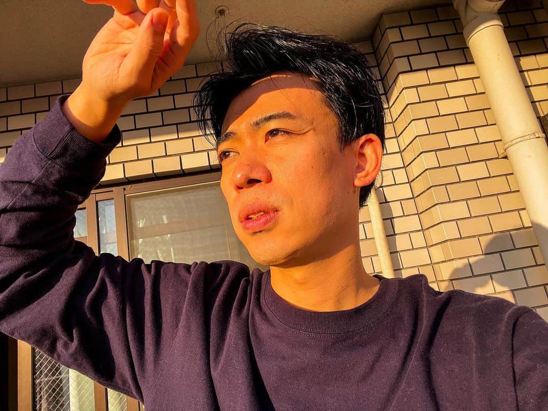 浜田さんのインスタグラム写真 - (浜田Instagram)「罰ゲーム 去年の夕焼け 自撮り写真  壁田ポス雲斎浜麻呂」1月27日 19時33分 - eijump