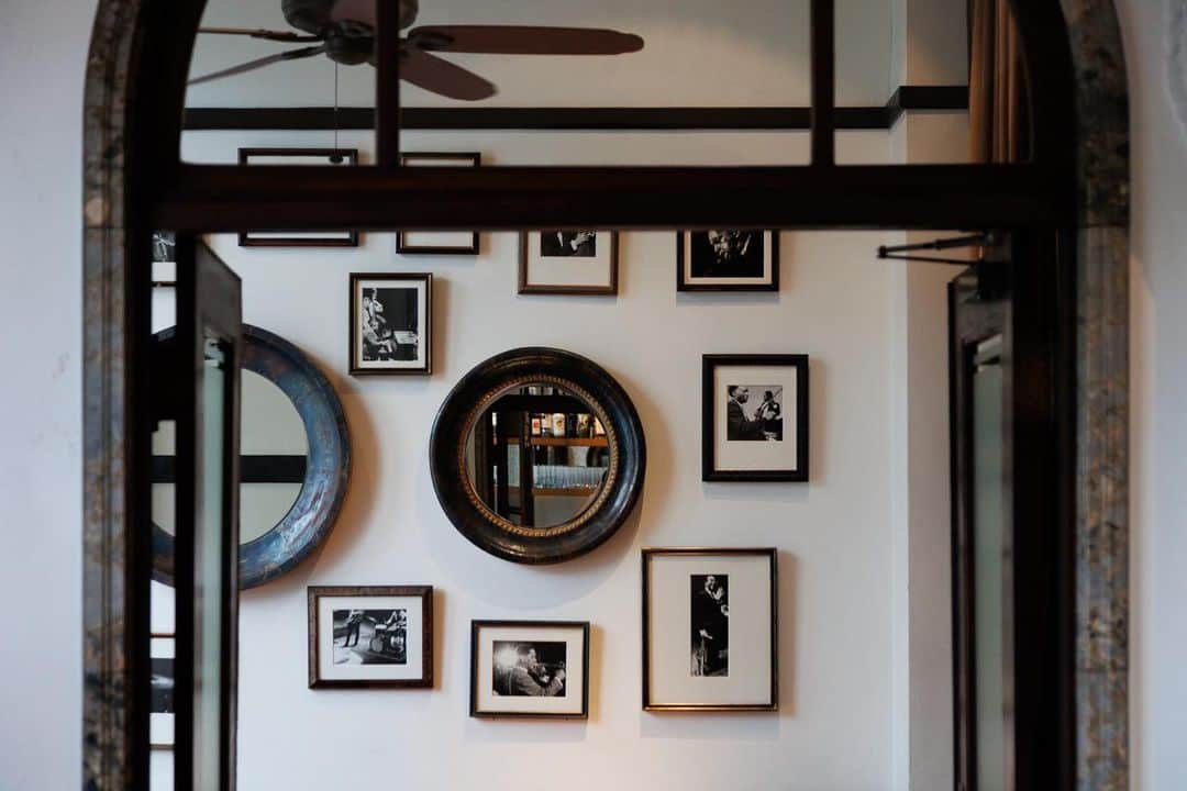 FORTUNE GARDEN KYOTOのインスタグラム：「⁡ ⁡ 1927年、 「近代建築の父」と言われる武田五一が手がけた 島津製作所旧本社ビル ⁡ 当時、守衛室として使用されていたお部屋は 現在はレストランの個室のひとつとして ご利用いただいております ⁡ #fortunegardenkyoto #フォーチュンガーデン京都 #pdsのある人生 #おもてなしが好きだから #そうだ京都行こう」