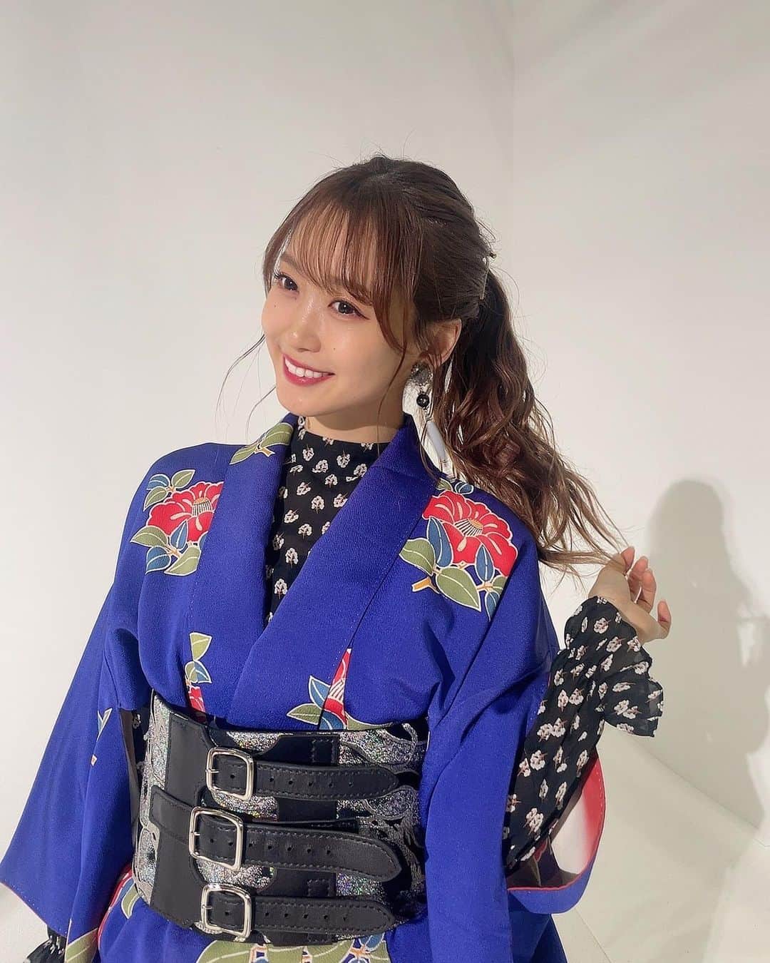 芹澤優のインスタグラム：「💙  てんぷる  解禁用の撮影衣装が 可愛すぎて…♡  本物の着物を使ってるからしっかりしててすてき！  強めの蹴り繰り出しそう つよいおんなだー！  #てんぷる」