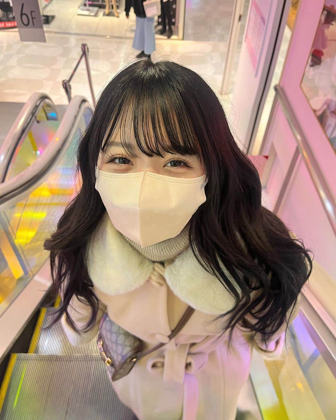 のインスタグラム：「笑うと目がなくなるタイプです＾＾」