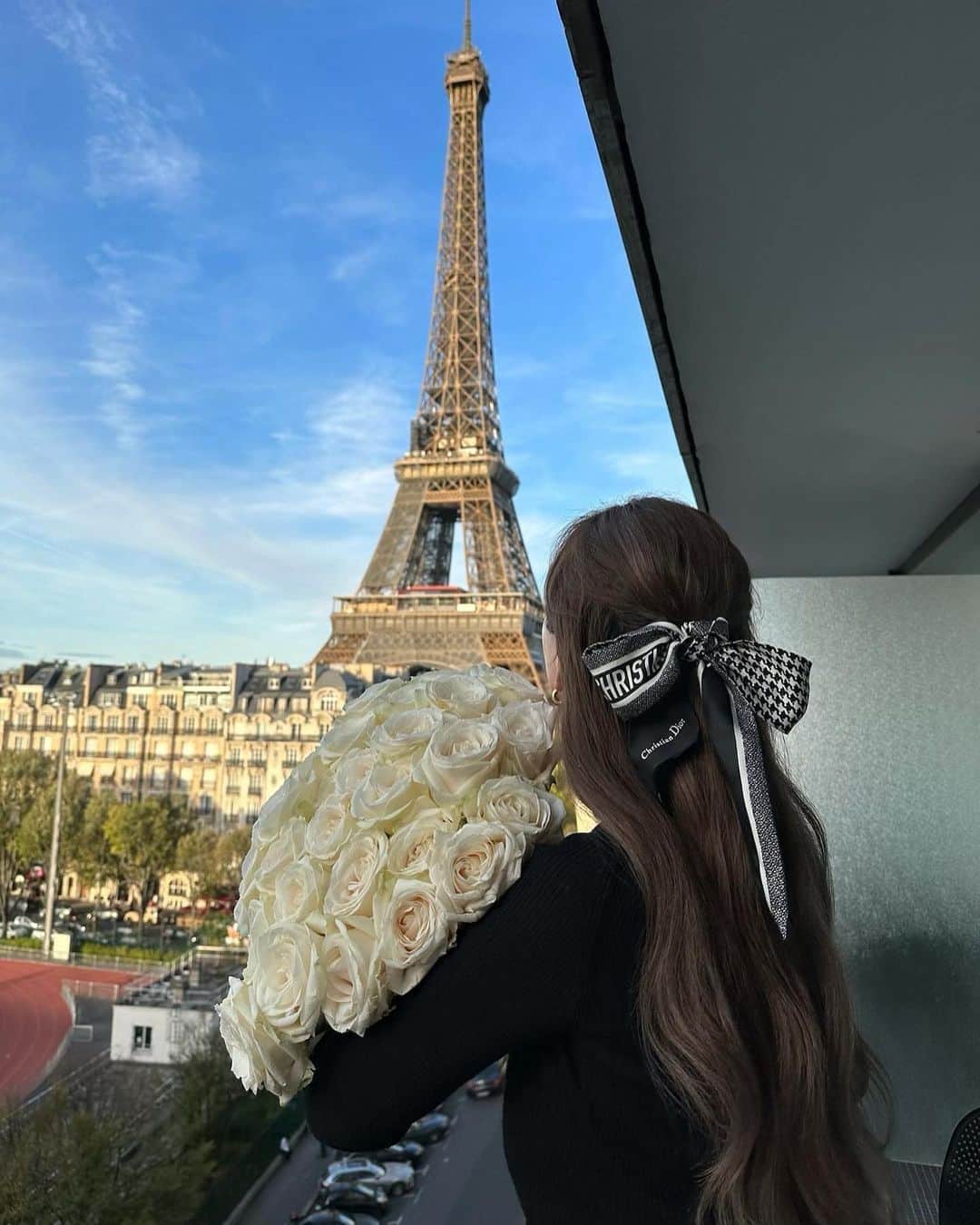 白倉あやさんのインスタグラム写真 - (白倉あやInstagram)「want to go back in Paris 🇫🇷 my fav hotel🥀  Pullman Paris Tour Eiffel 📍22 Rue Jean Rey Entrée Au, 75015 Paris」1月27日 21時31分 - shirakur_a