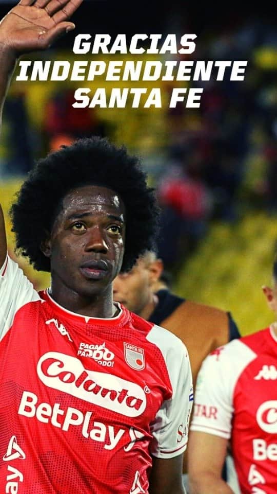 カルロス・サンチェス・モレノのインスタグラム：「Desde mi debut en 2005 siempre he llevado mis raíces en lo más profundo, acompañándome en cada momento y en cada partido. La emoción de jugar y saltar a la cancha en Colombia era un sueño que deseaba cumplir y que se logró de la mano de @santafe_oficial   Un agradecimiento especial a toda la hinchada de Colombia porqué sin importar los colores siempre estuvieron prestos a apoyarme, a toda la hinchada del León que apoya en cada partido y que tiene la mejor energía, a todo el staff y todo el equipo.   Los mejores deseos para esta campaña que inicia #2023  Los estaré apoyando.   Nos veremos pronto.   #leones #roca  #puracañaña」
