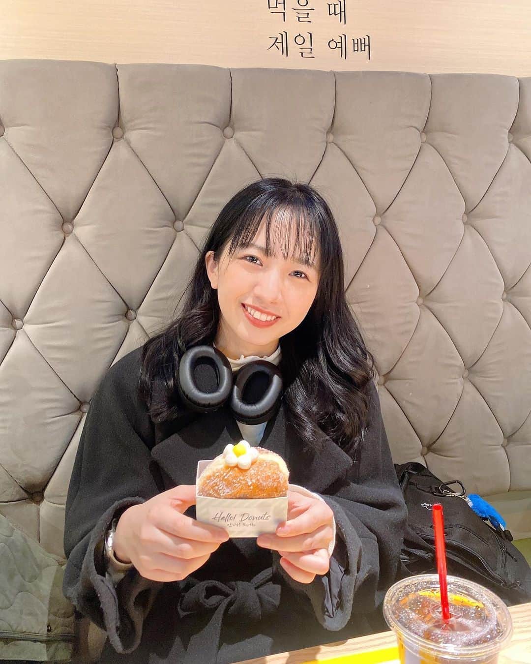 のインスタグラム：「お母さんと新大久保行った🌼 かわかわドーナツ🍩 #新大久保カフェ #ドーナツ」
