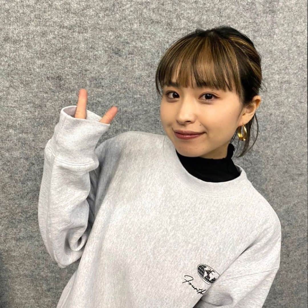 脇田もなりのインスタグラム：「28歳になりました🎂✌️ 今年はライブ出来るの嬉しいよ🥹 また１年楽しむぞ〜！！！  #🎁 #birthday #1月28日」