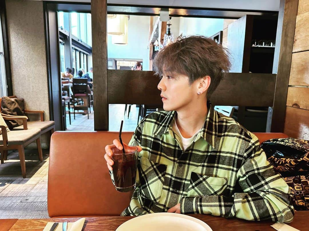 ルハンさんのインスタグラム写真 - (ルハンInstagram)「☕️☕️」1月28日 1時22分 - 7_luhan_m