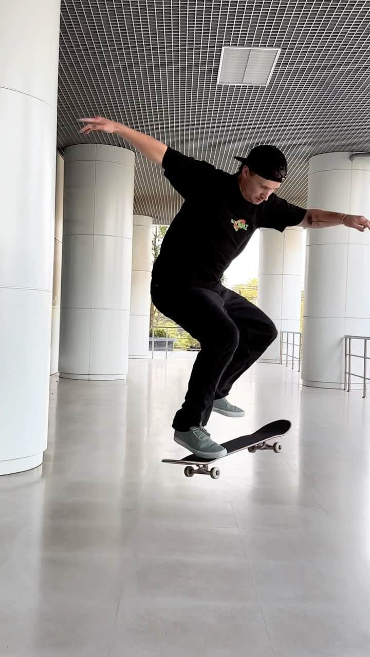 シェーン・オニールのインスタグラム：「360 flips」