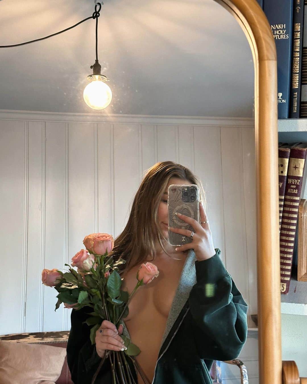 Nicky Gileのインスタグラム：「love u」