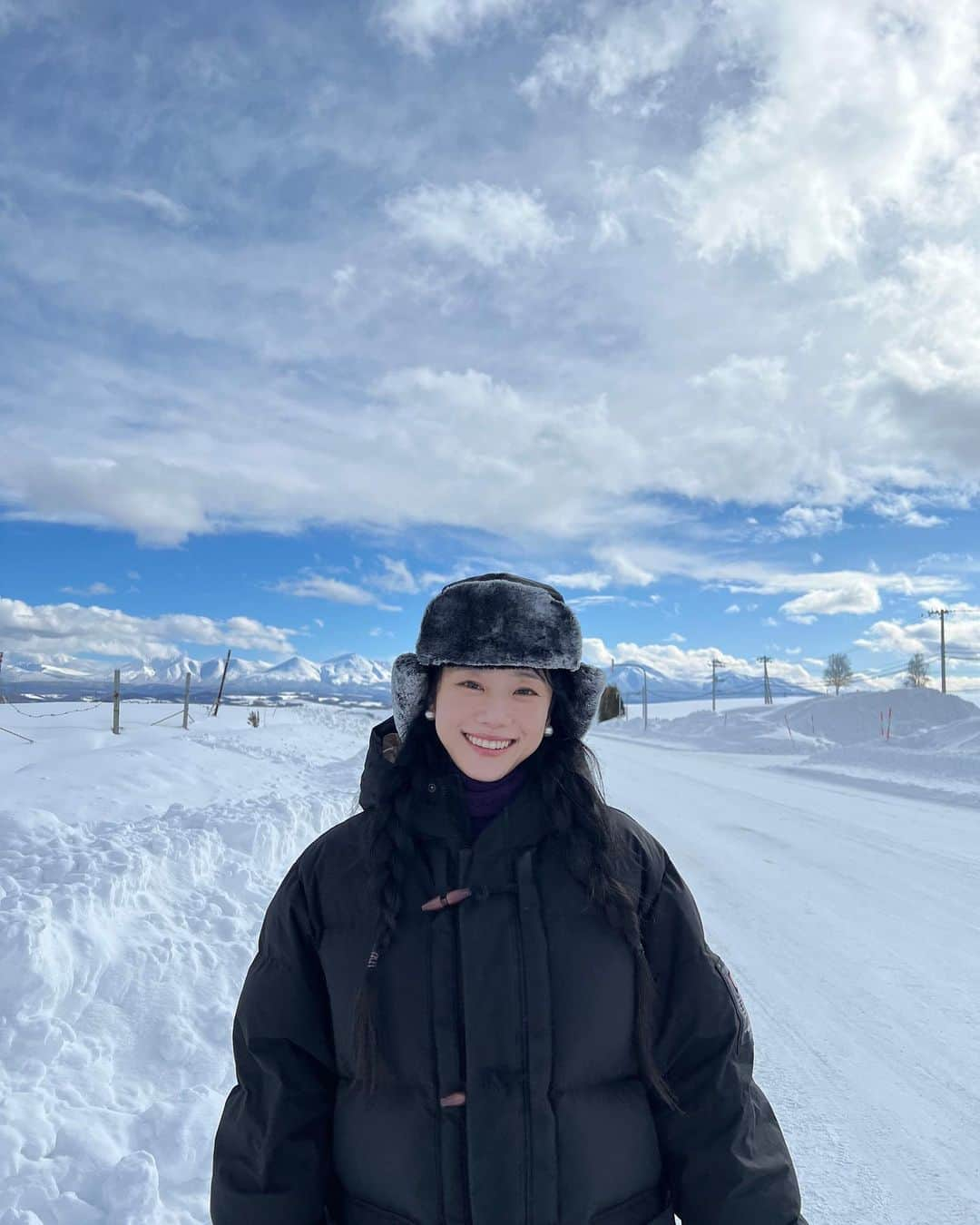 イ・シウォンさんのインスタグラム写真 - (イ・シウォンInstagram)「🥶❄️ 힙하려다 얼어죽을 뻔 하고 얼른 패딩 속으로  #비에이 #문부츠 #털모자」1月28日 16時54分 - seethewon