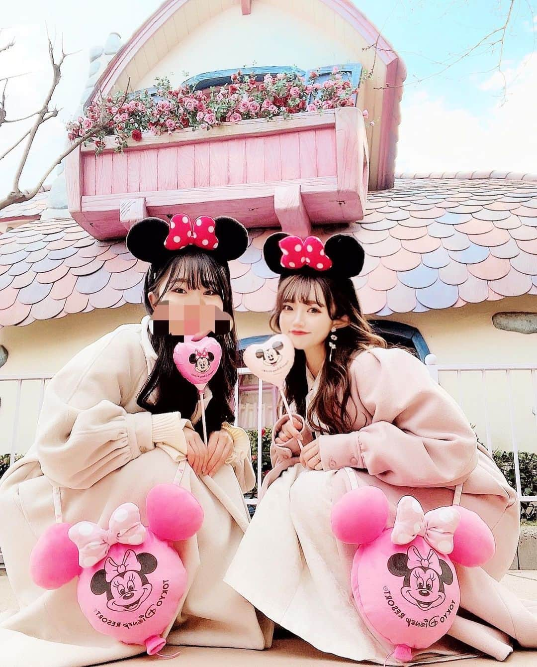 中井りかさんのインスタグラム写真 - (中井りかInstagram)「ここ本当に写真映えするの🎀  #tdl #tokyodisneyland  #disneyland #ディズニーランド　#東京ディズニーランド #東京ディズニーリゾート#ミニーの家 #トゥーンタウン　#ミニーベスティーズバッシュ #minniebestiesbash」1月28日 17時24分 - rika___n24x